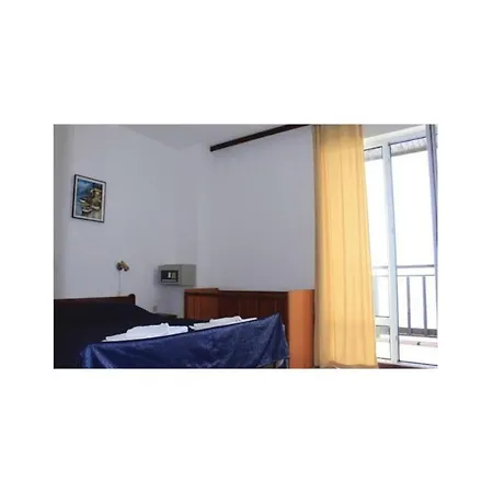 Two-bedroom Holiday In Casa de Férias Ravda